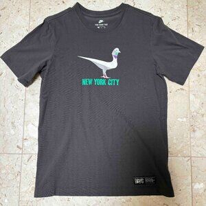 Nike New York City Pigeon Graphic T-Shirt - Men's Small - Charcoal Gray